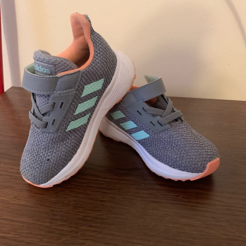 Toddler Girls Adidas Size 7.5C
